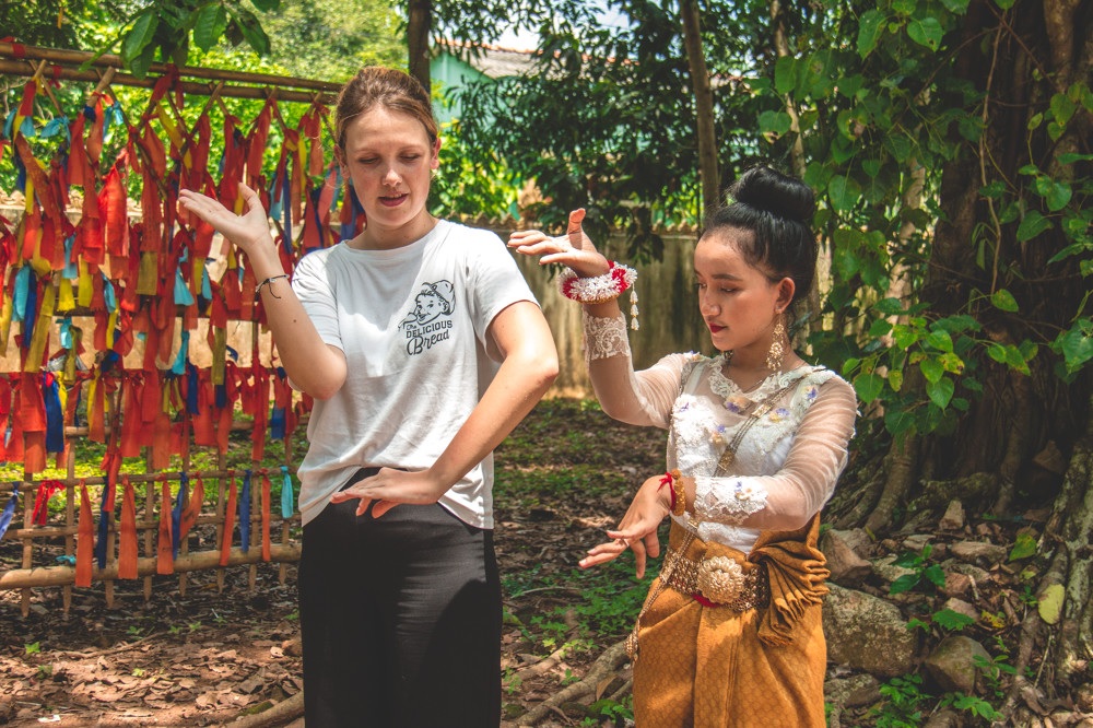 Expérience 4 Démonstration et cours de danse chez les Khmer