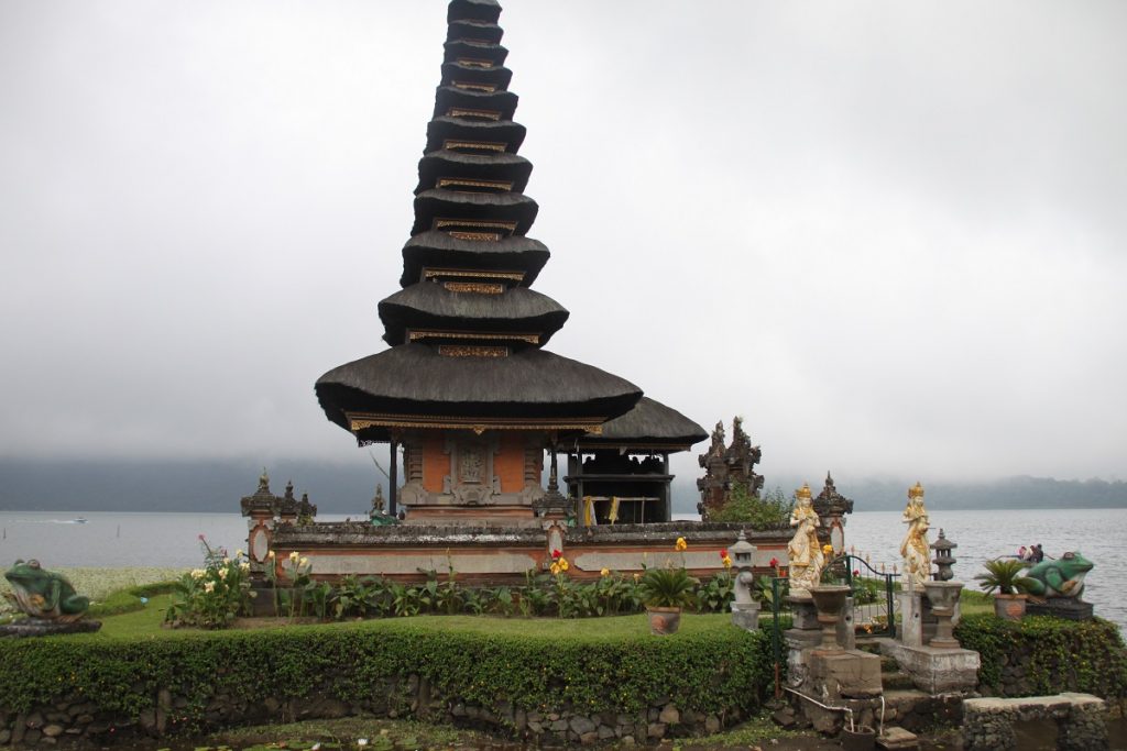 Bali Temple de Ulun Danu – Slow Trotteurs